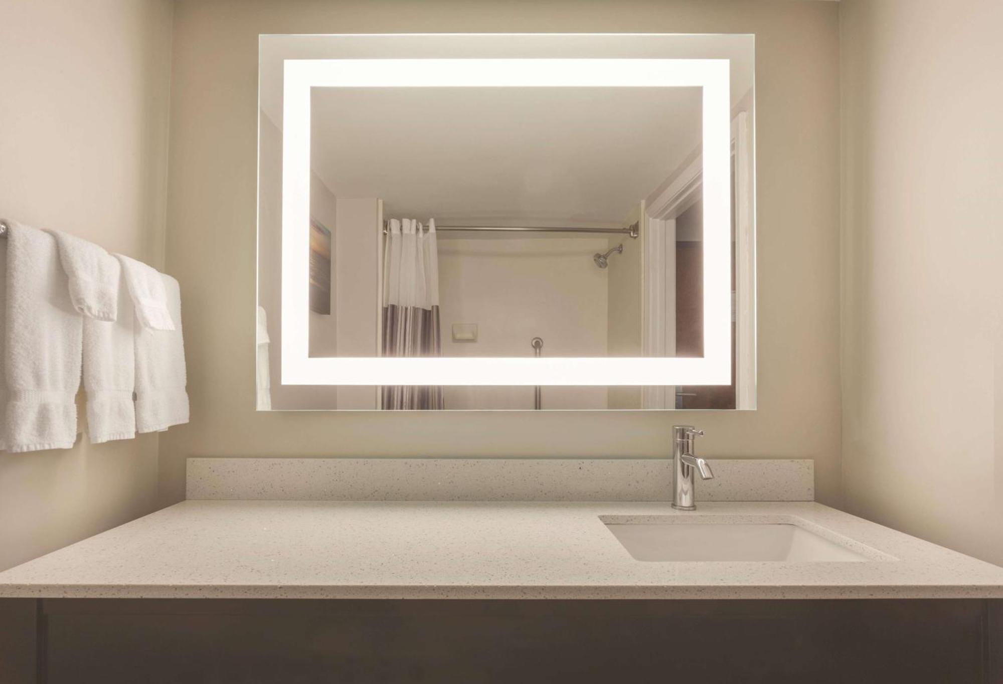 La Quinta By Wyndham Columbus North Hotell Eksteriør bilde