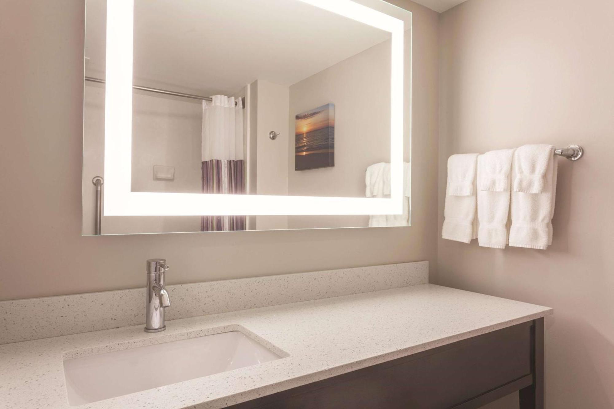 La Quinta By Wyndham Columbus North Hotell Eksteriør bilde